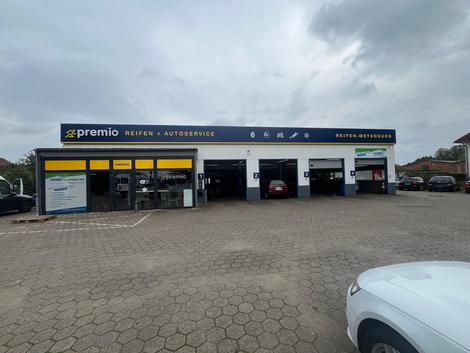 Reifen-Meyenburg GmbH Premio Filiale mit Außenwerbung