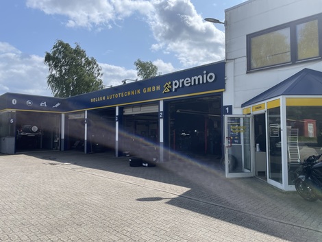 Belash Autotechnik GmbH Premio Filiale mit Außenwerbung